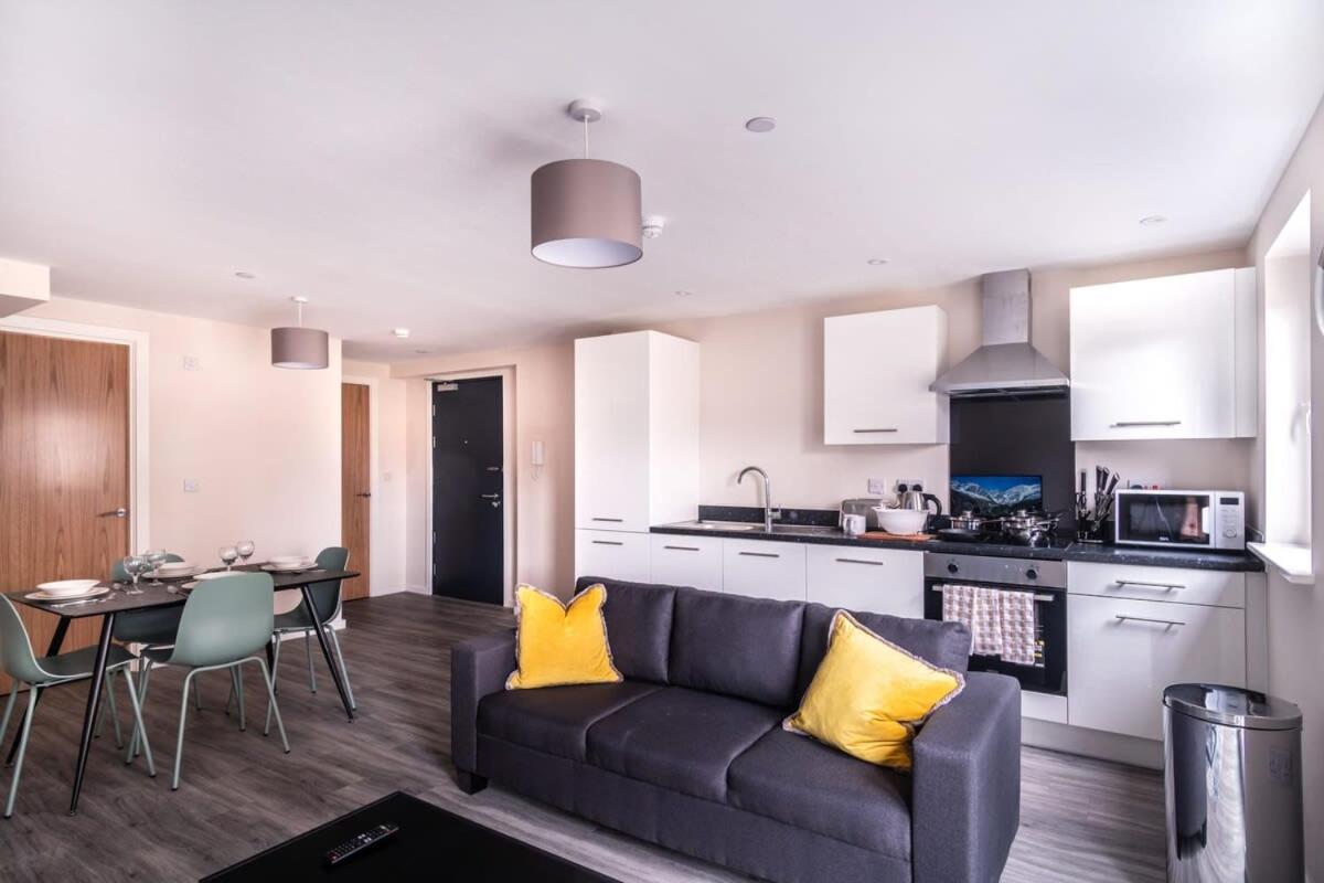 Modern & Spacious 2 Bed Apartment In Manchester Exterior foto