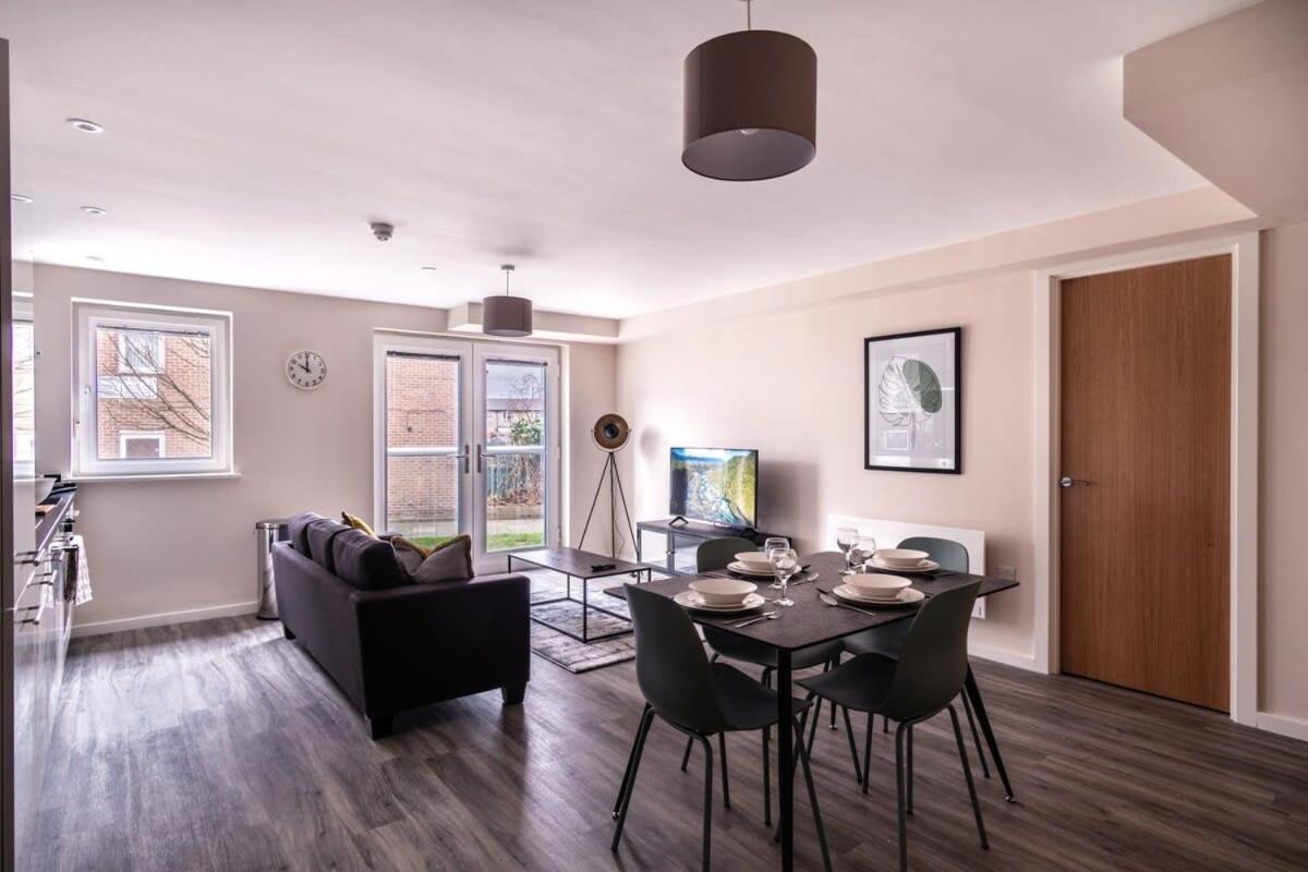 Modern & Spacious 2 Bed Apartment In Manchester Exterior foto