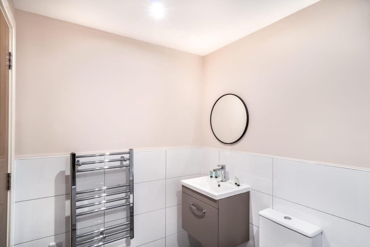 Modern & Spacious 2 Bed Apartment In Manchester Exterior foto